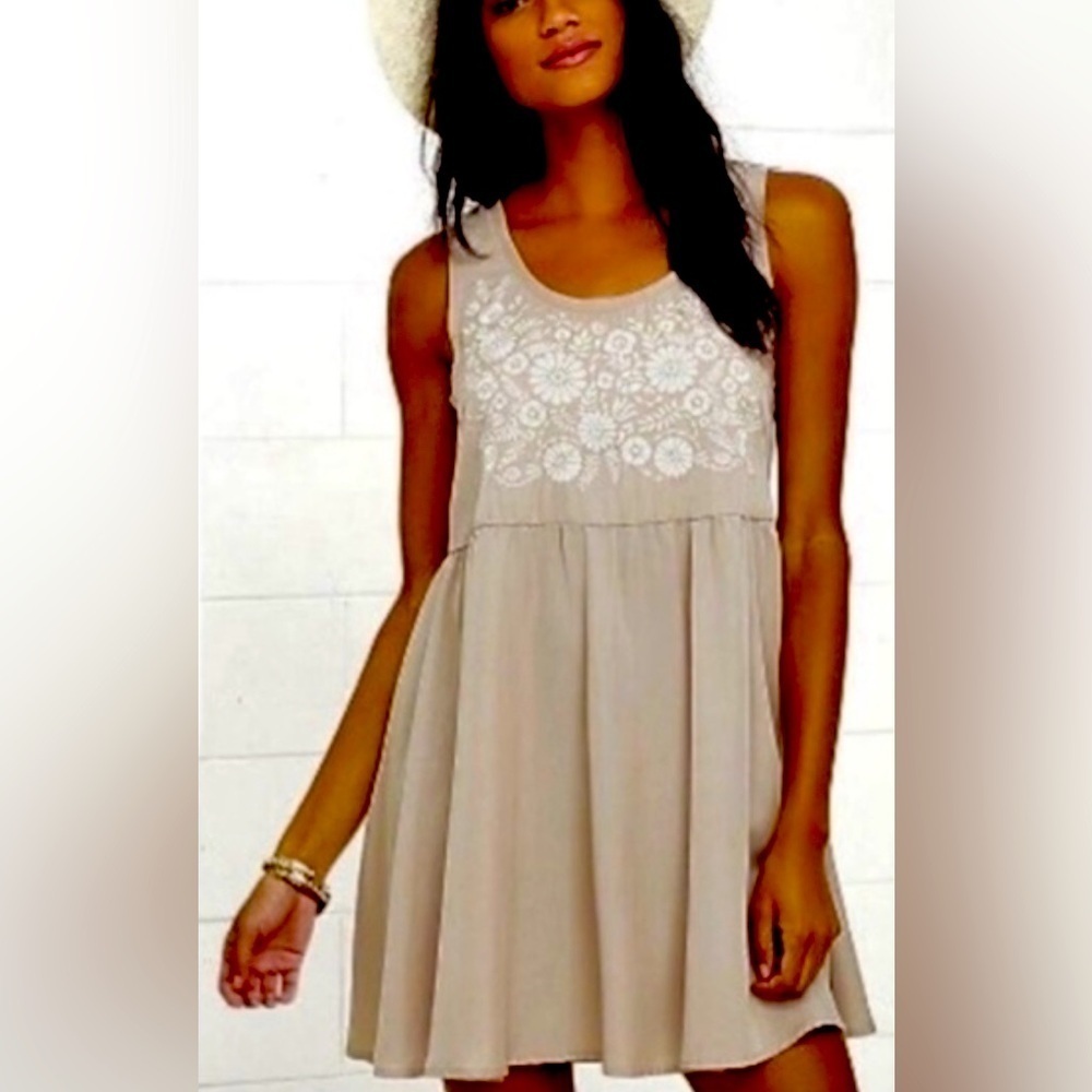 LULU’S Sz XL Sunflower Sweetheart Embroidered Bodice Scoop Neck Dress NEW